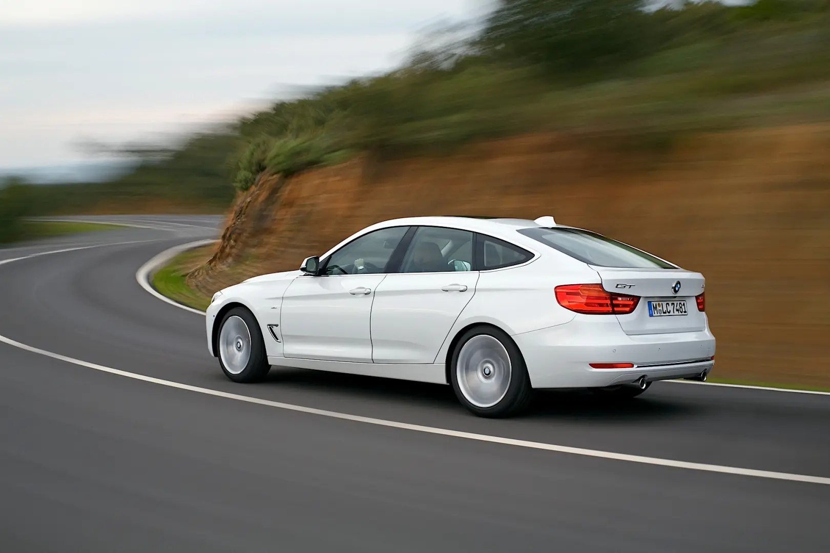 BMW 3 Serisi 3 Serisi Gran Turismo 318d Standart 7