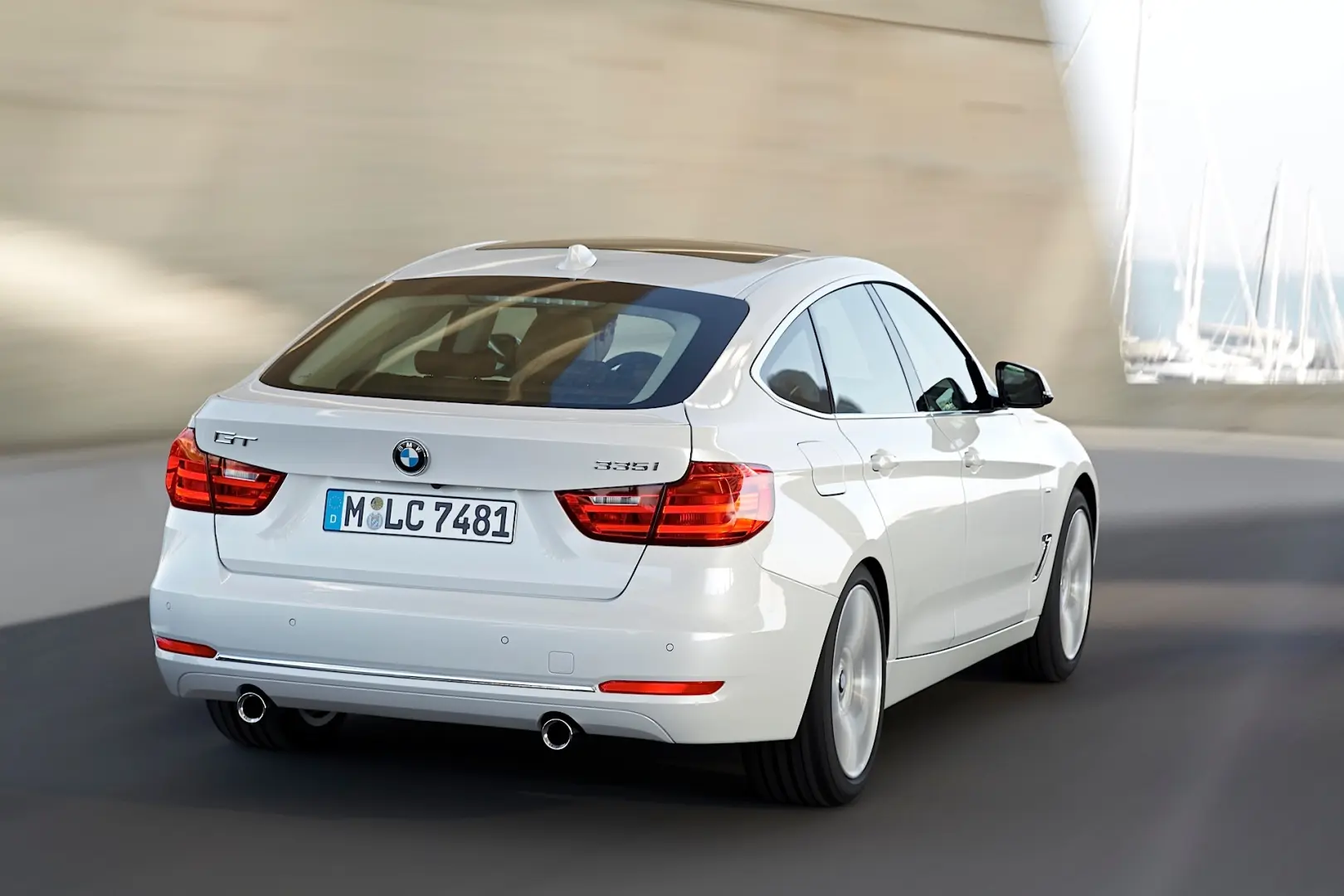 BMW 3 Serisi 3 Serisi Gran Turismo 320d Techno Plus 2
