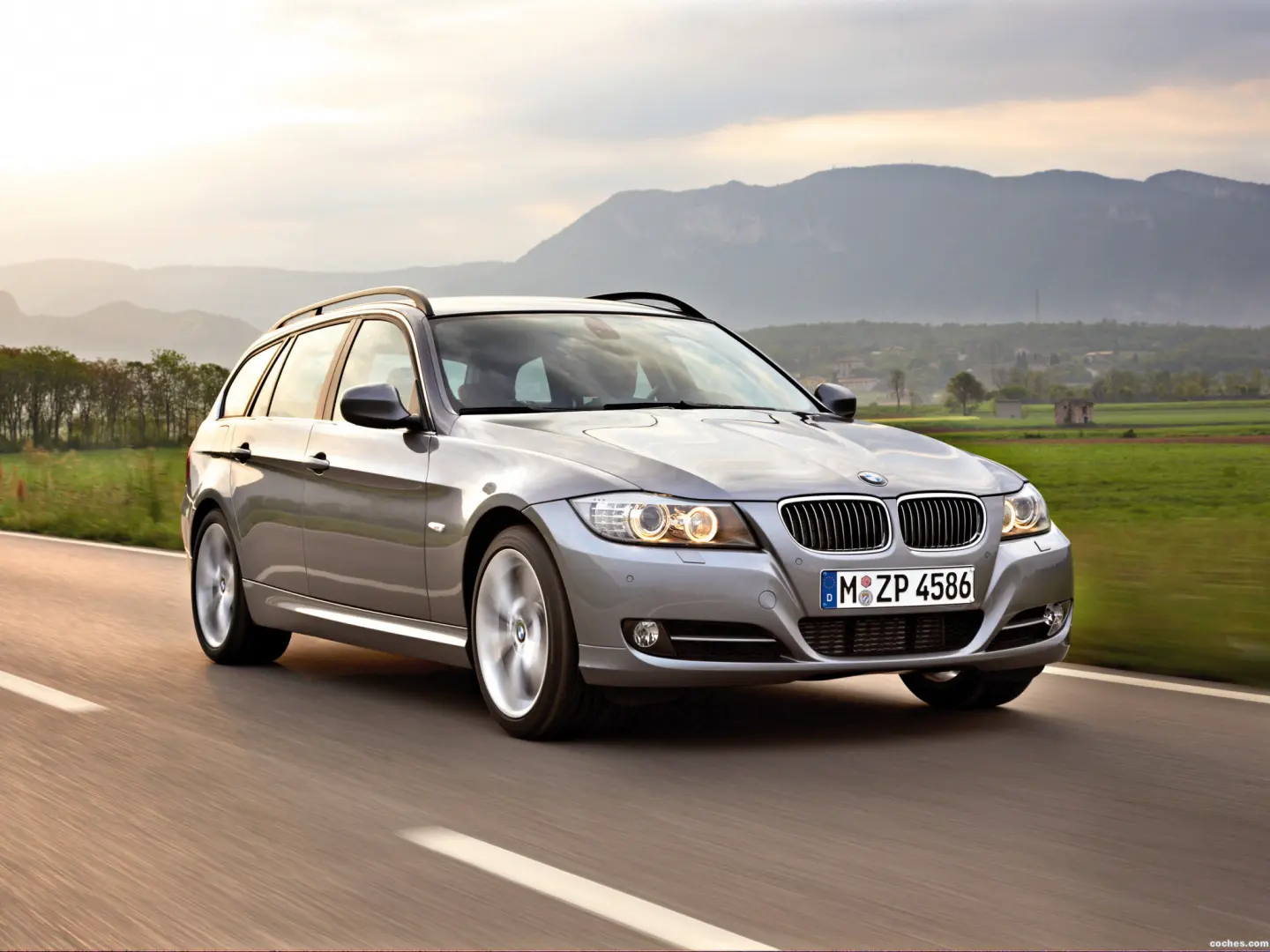 BMW 3 Serisi 3 Serisi Touring 320d Standart 2