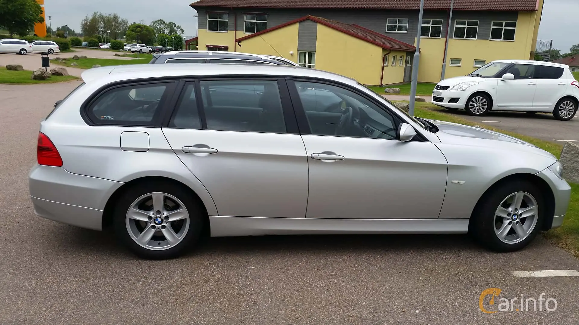 BMW 3 Serisi 3 Serisi Touring 320i Standart 0