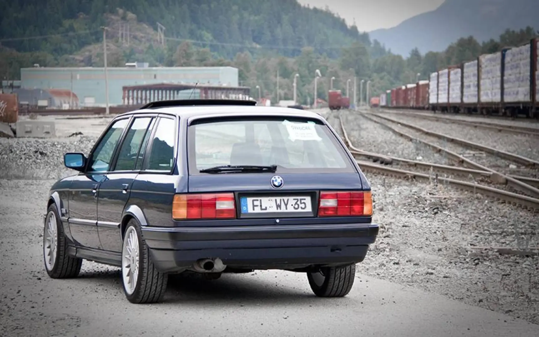 BMW 3 Serisi 3 Serisi Touring 325i Standart 2