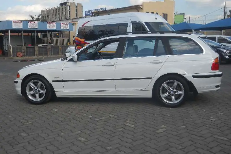 BMW 3 Serisi 3 Serisi Touring 325i Standart 5