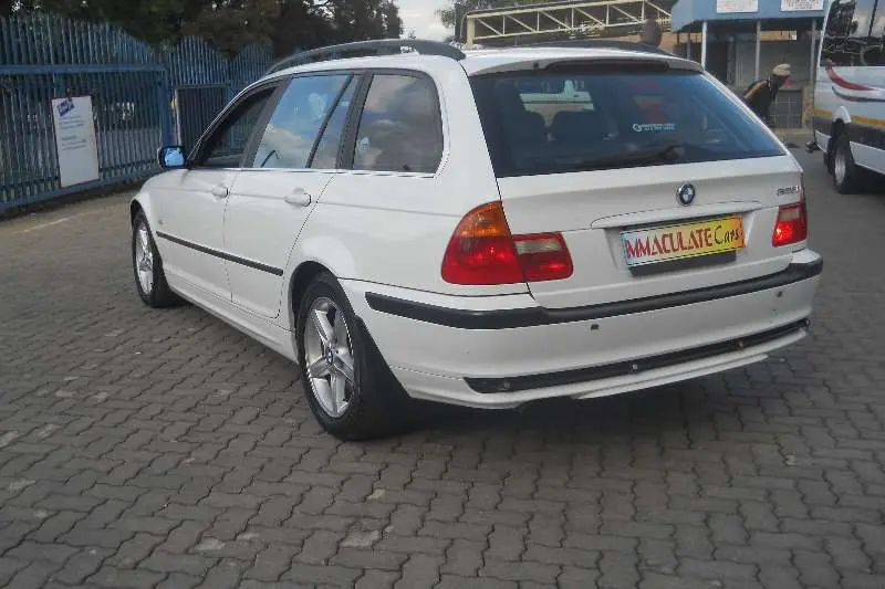 BMW 3 Serisi 3 Serisi Touring 325i Standart 6