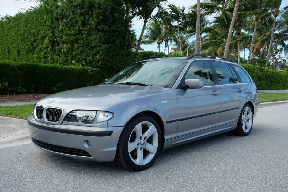 BMW 3 Serisi 3 Serisi Touring 325i Standart 6