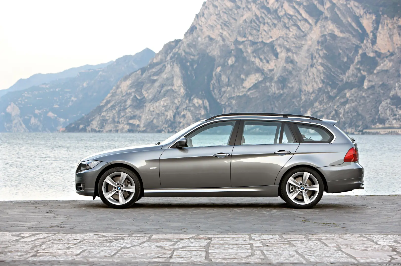 BMW 3 Serisi 3 Serisi Touring 325i xDrive Standart 4