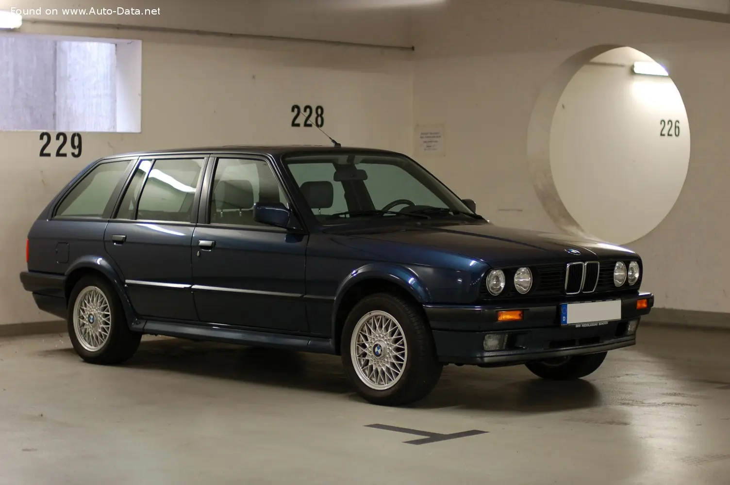 BMW 3 Serisi 3 Serisi Touring 320i Standart 1