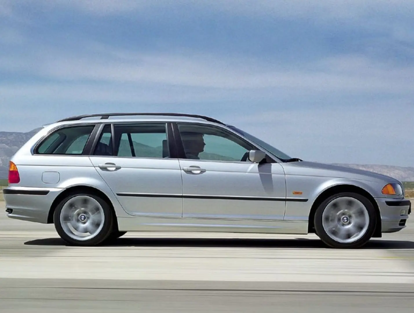 BMW 3 Serisi 3 Serisi Touring 325xi Standart 1