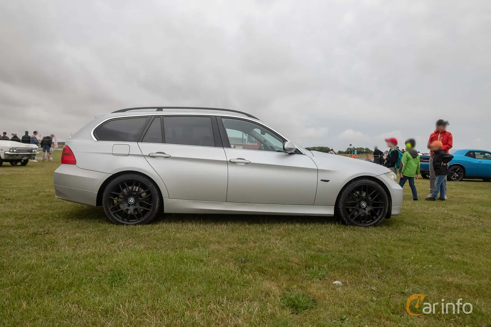BMW 3 Serisi 3 Serisi Touring 325xi Standart 2