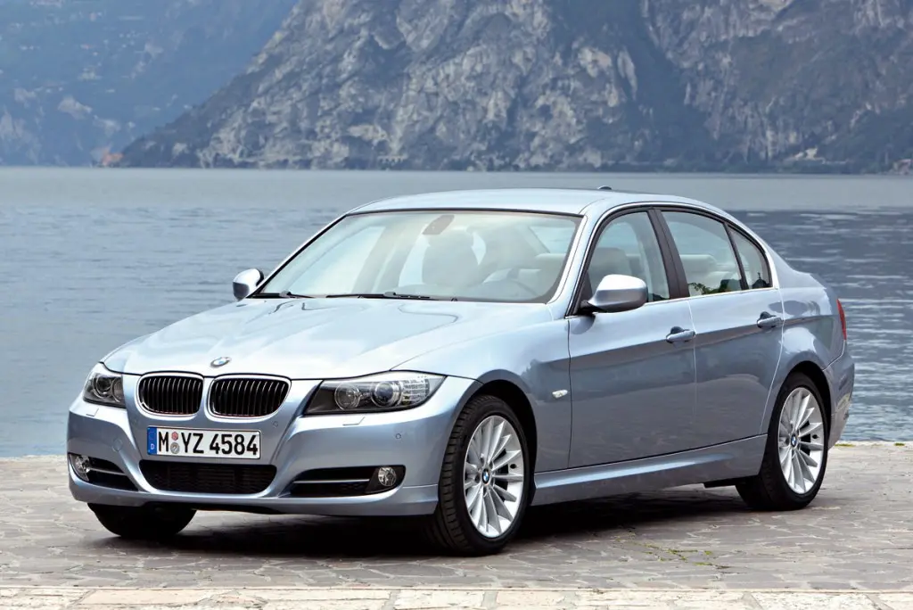 BMW 3 Serisi 3 Serisi 325xi Standart 1