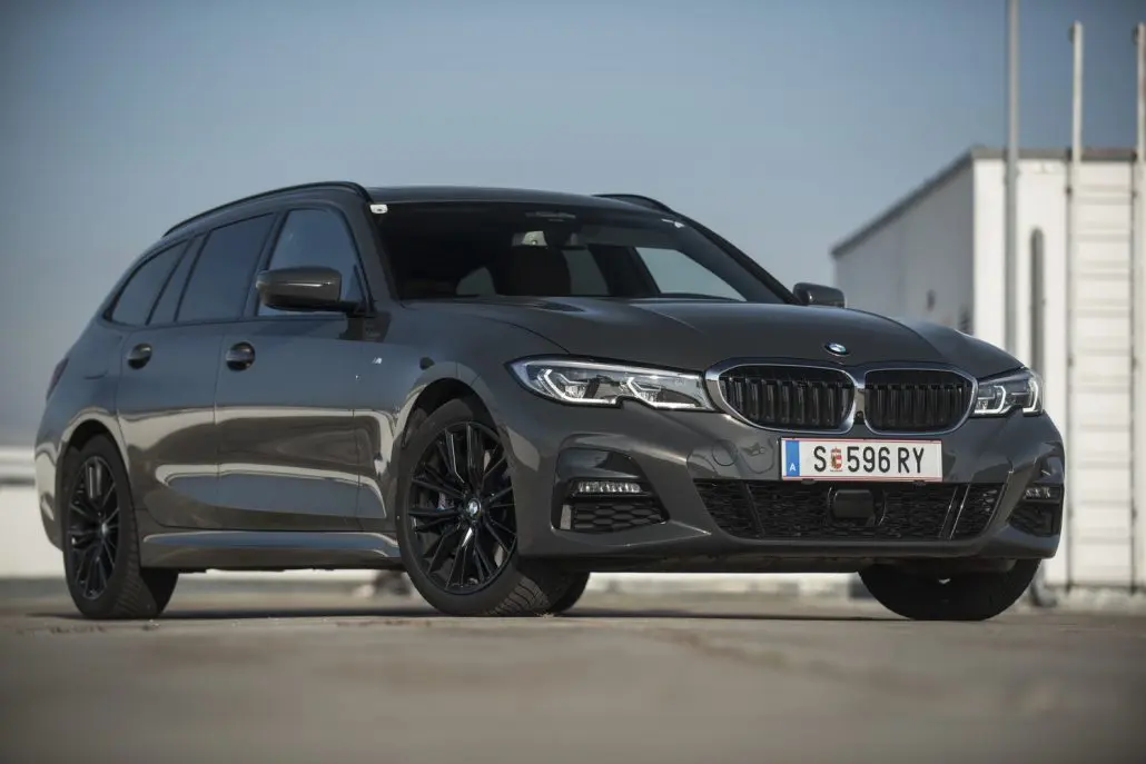 BMW 3 Serisi 3 Serisi Touring 330d xDrive Standart 6