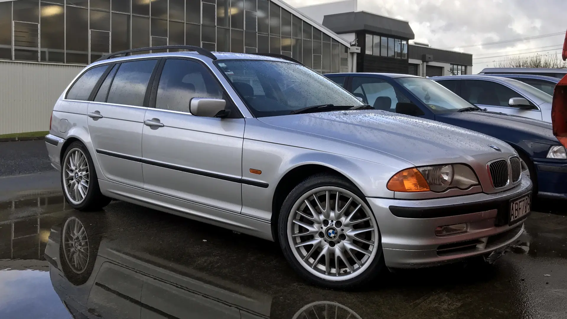 BMW 3 Serisi 3 Serisi Touring 330i Standart 7