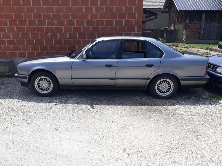 BMW 5 Serisi 5 Serisi 518i Standart 2