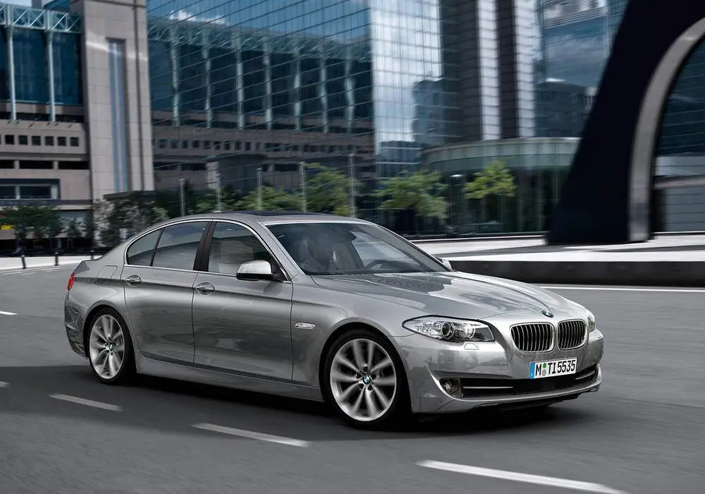 BMW 5 Serisi 5 Serisi 520d Dynamic 2