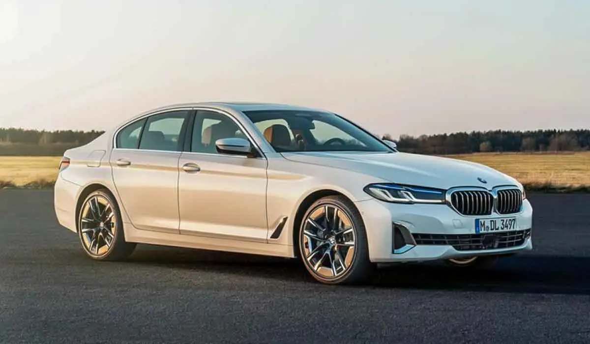 BMW 5 Serisi 5 Serisi 520d xDrive M Sport 4