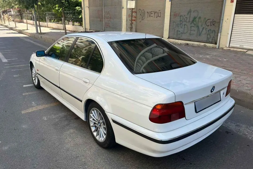 BMW 5 Serisi 5 Serisi 520i Standart 1
