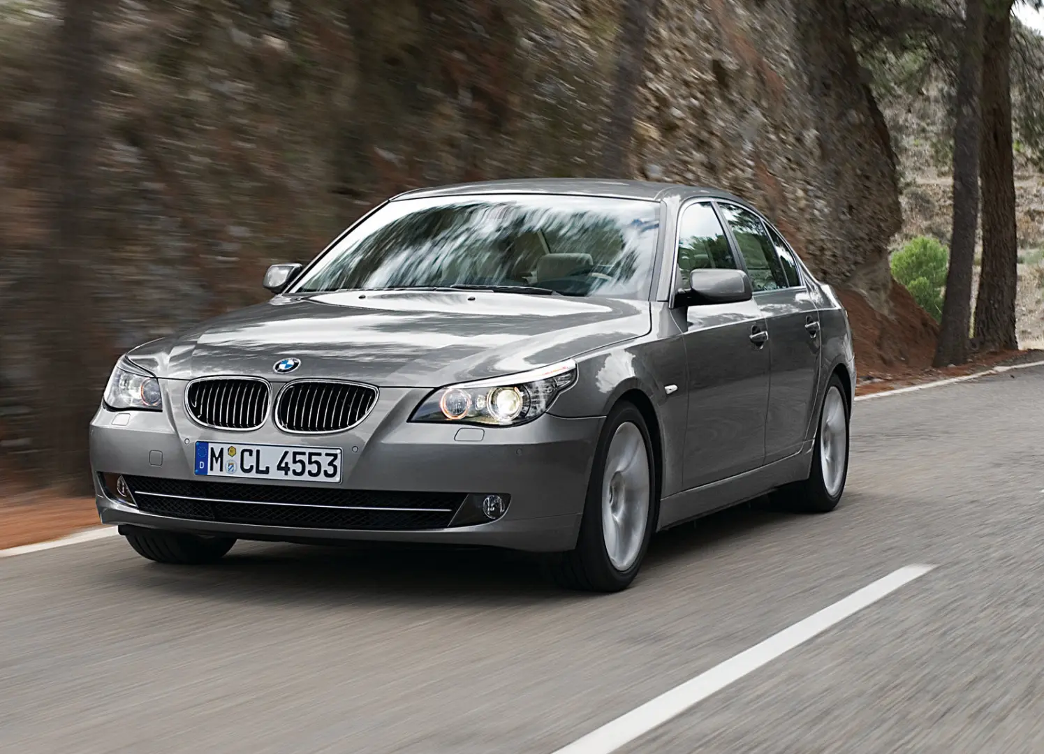 BMW 5 Serisi 5 Serisi 523i Standart 2