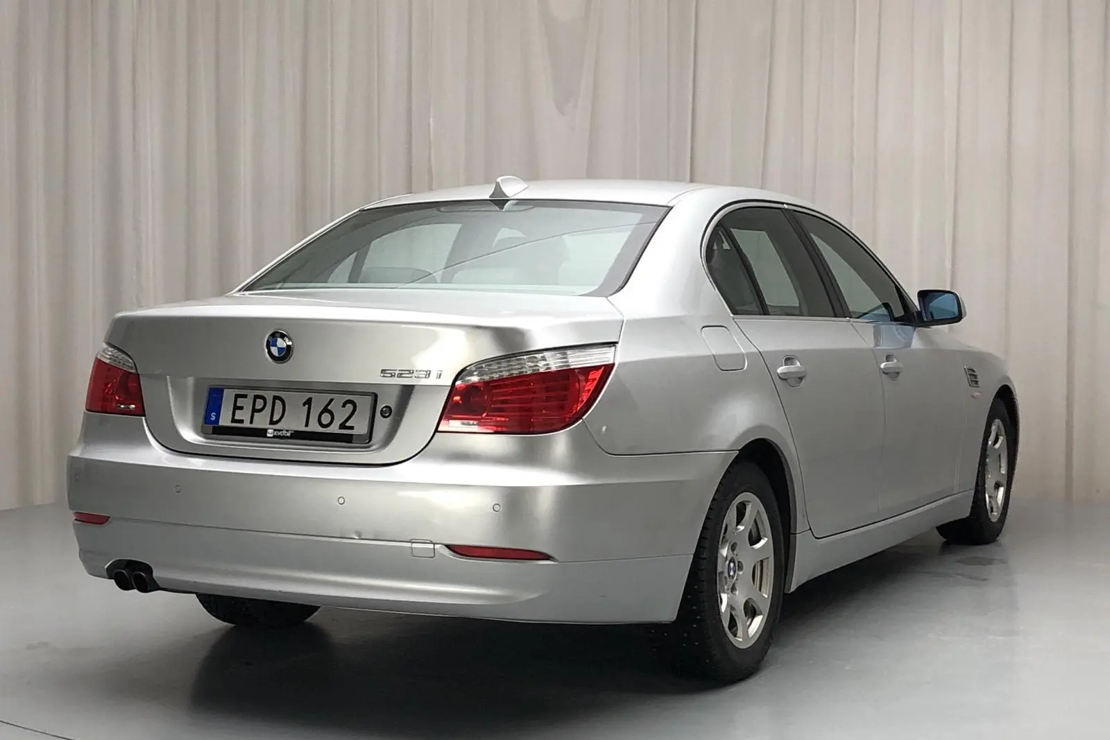 BMW 5 Serisi 5 Serisi 523i Standart 6