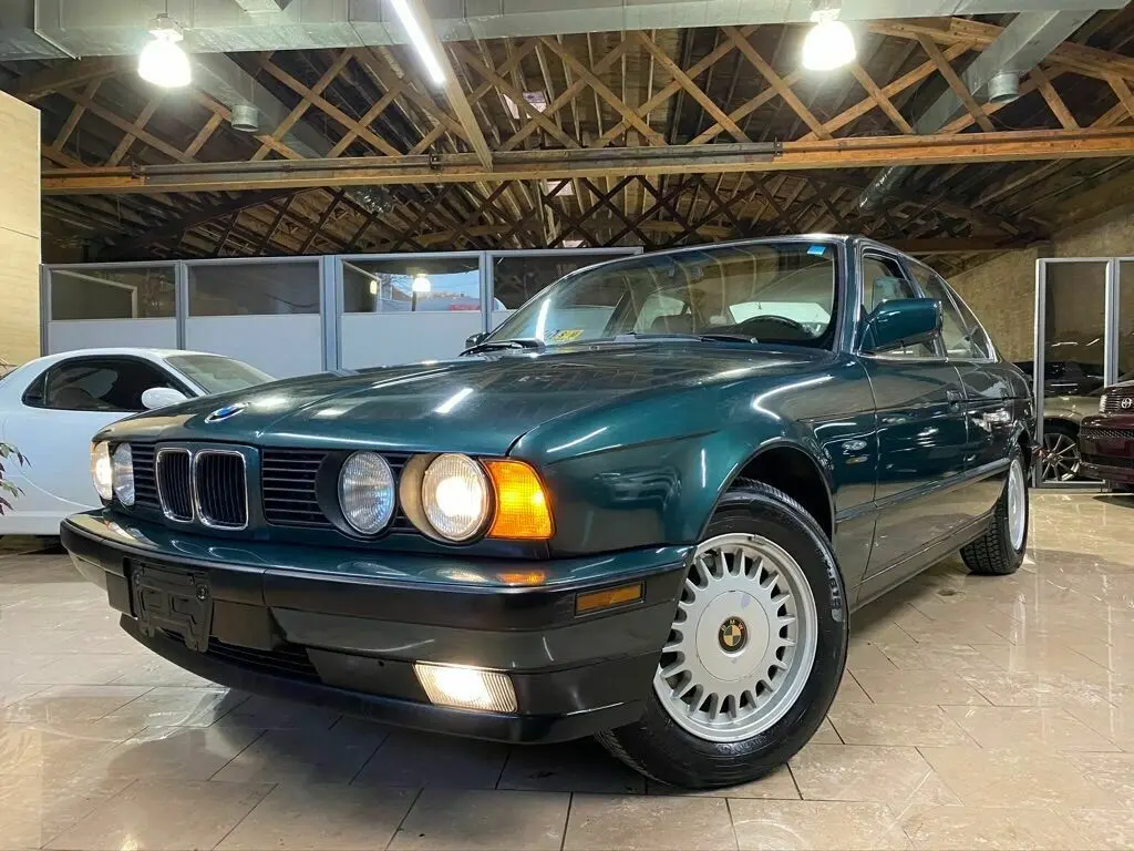 BMW 5 Serisi 5 Serisi 525i 24V Standart 7