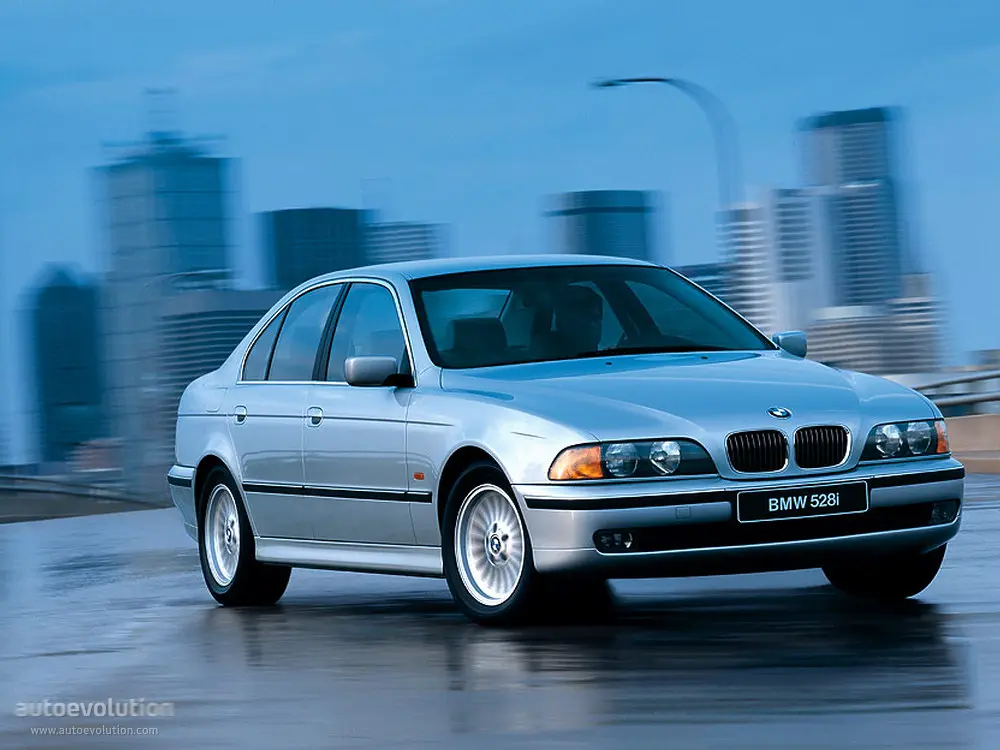 BMW 5 Serisi 5 Serisi 528i Standart 5