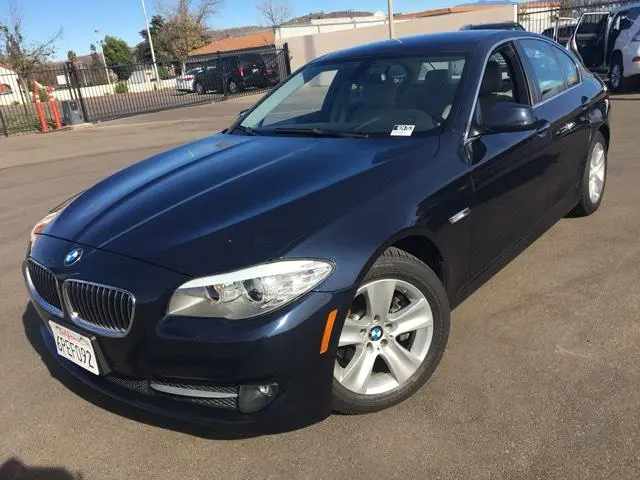 BMW 5 Serisi 5 Serisi 528i Standart 7