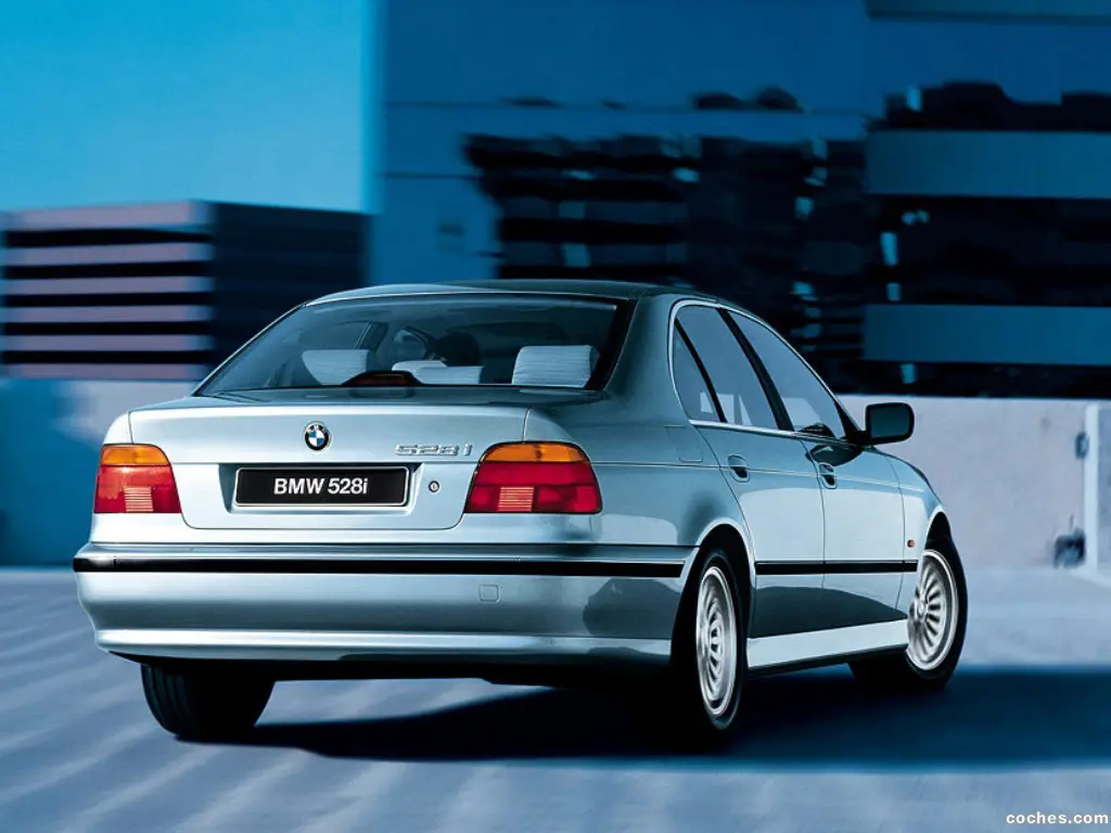 BMW 5 Serisi 5 Serisi 528i Standart 5