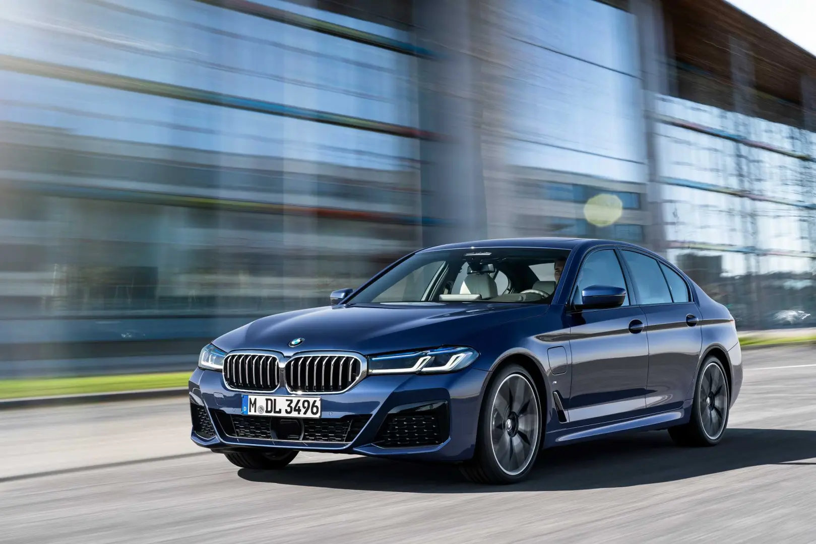 BMW 5 Serisi 5 Serisi 530e xDrive Edition M Sport 4