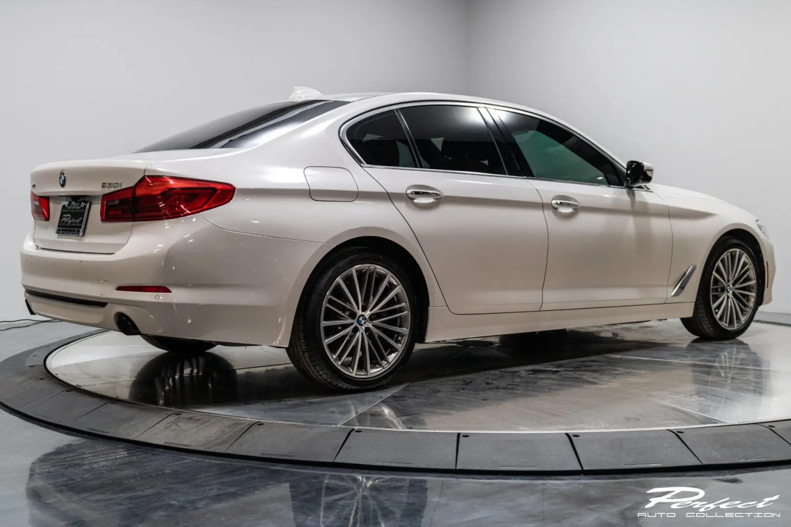 BMW 5 Serisi 5 Serisi 530i xDrive Ultimate Luxury 1