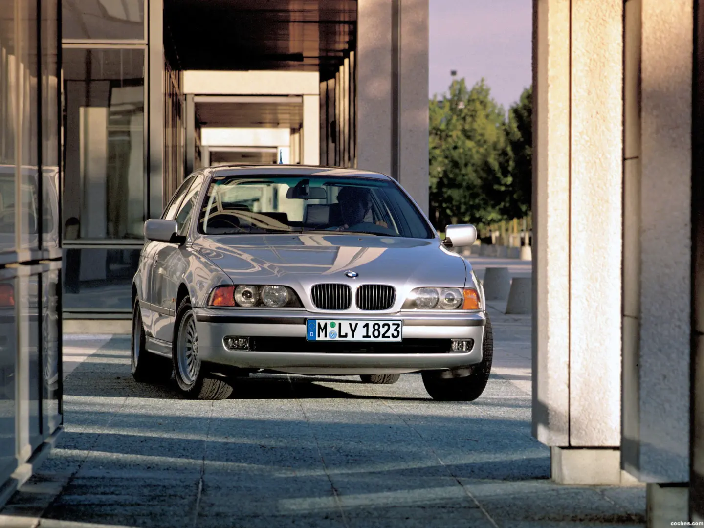 BMW 5 Serisi 5 Serisi 540i Standart 6
