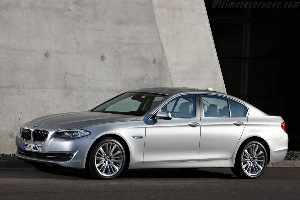 BMW 5 Serisi 5 Serisi 550i Standart 2