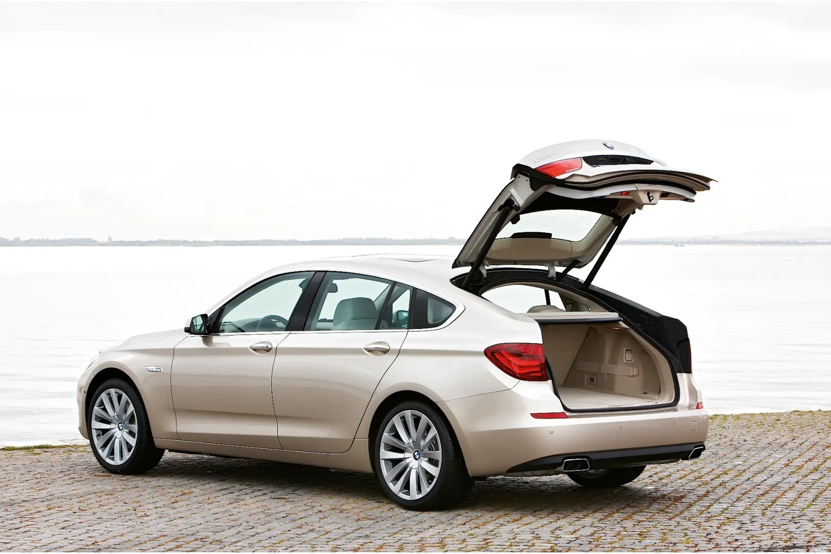 BMW 5 Serisi 5 Serisi Gran Turismo 530d Standart 7
