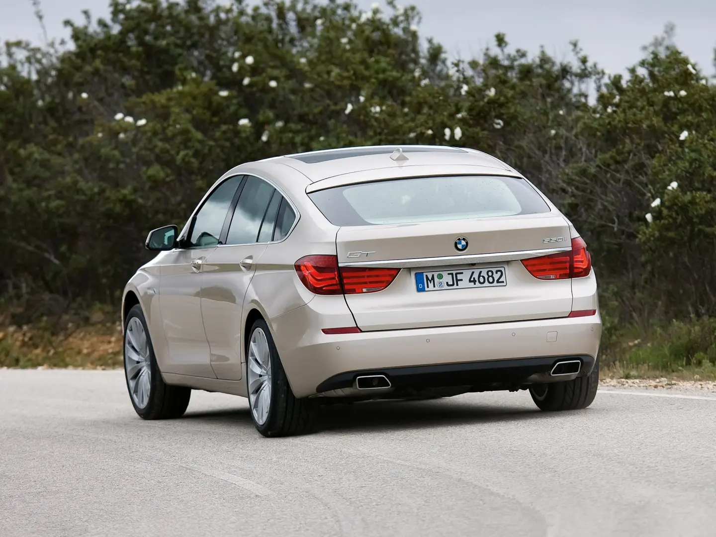 BMW 5 Serisi 5 Serisi Gran Turismo 550i Standart 5