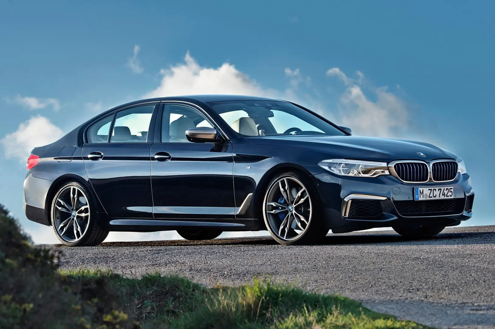 BMW 5 Serisi 5 Serisi M550i xDrive Pure 2