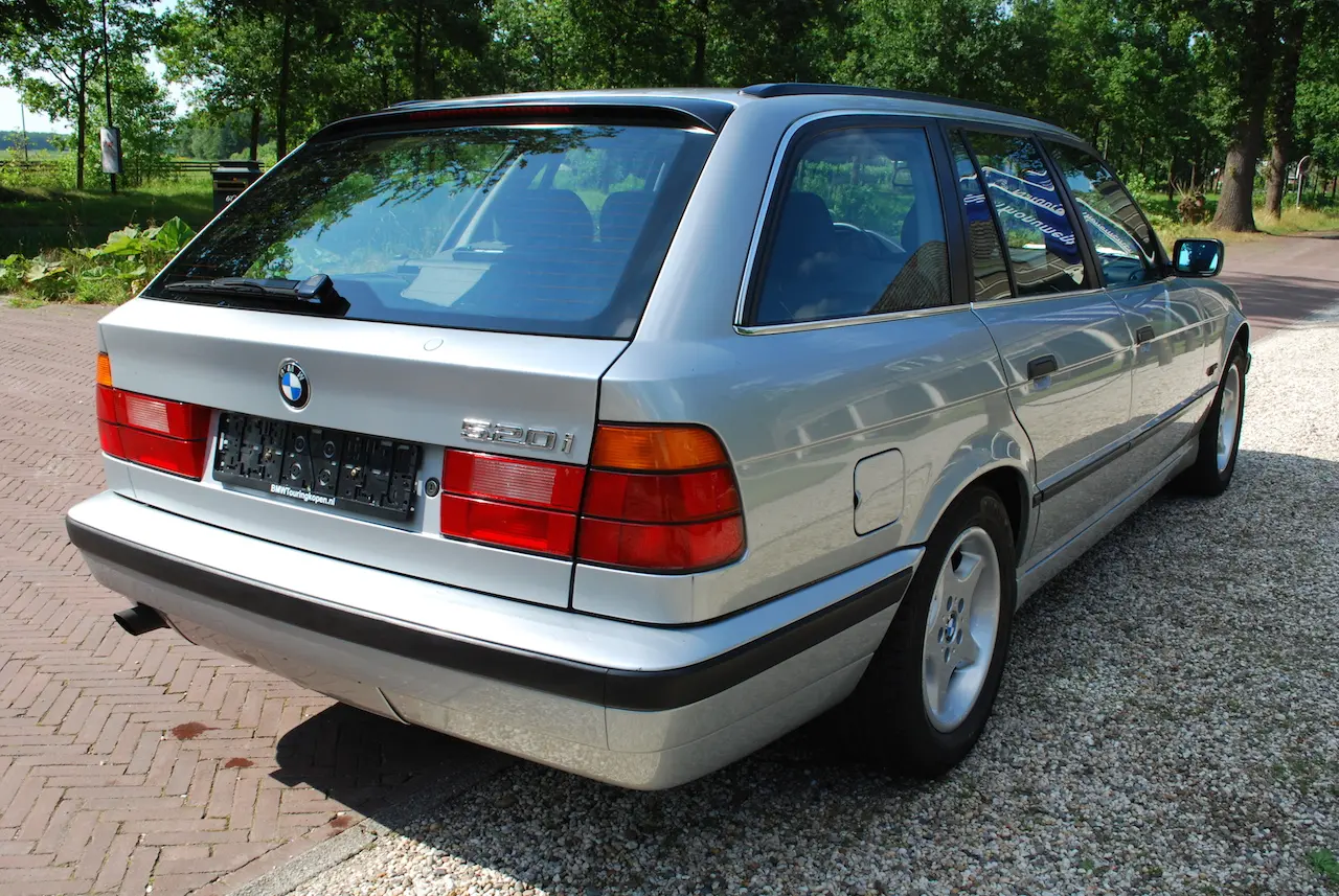 BMW 5 Serisi 5 Serisi Touring 520i Standart 6