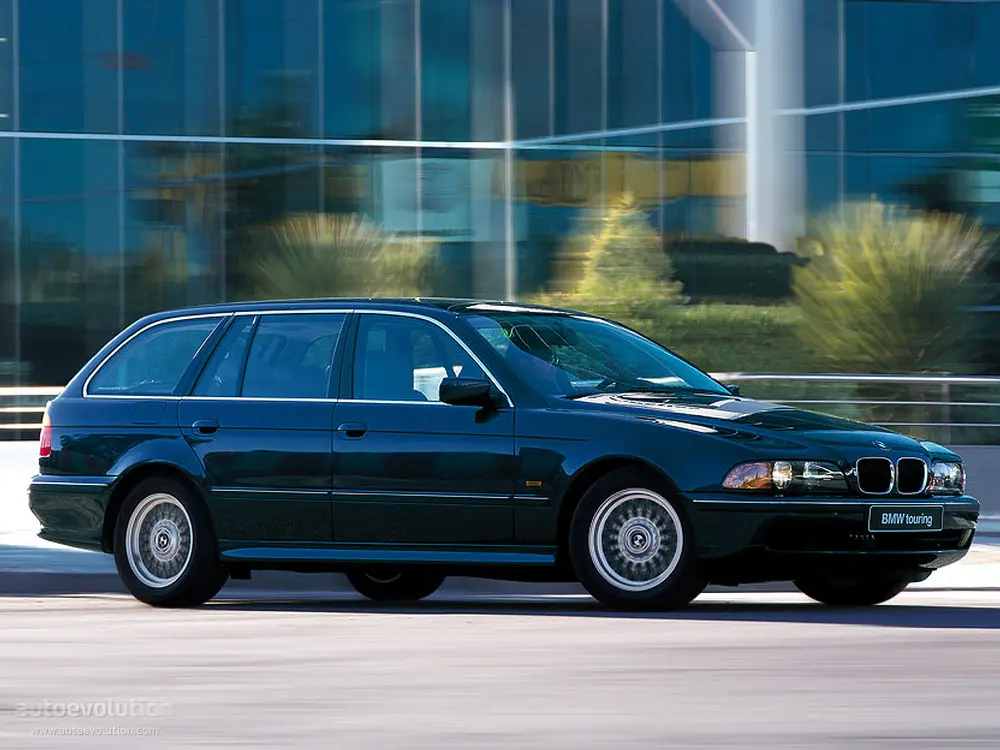 BMW 5 Serisi 5 Serisi Touring 528i Standart 7