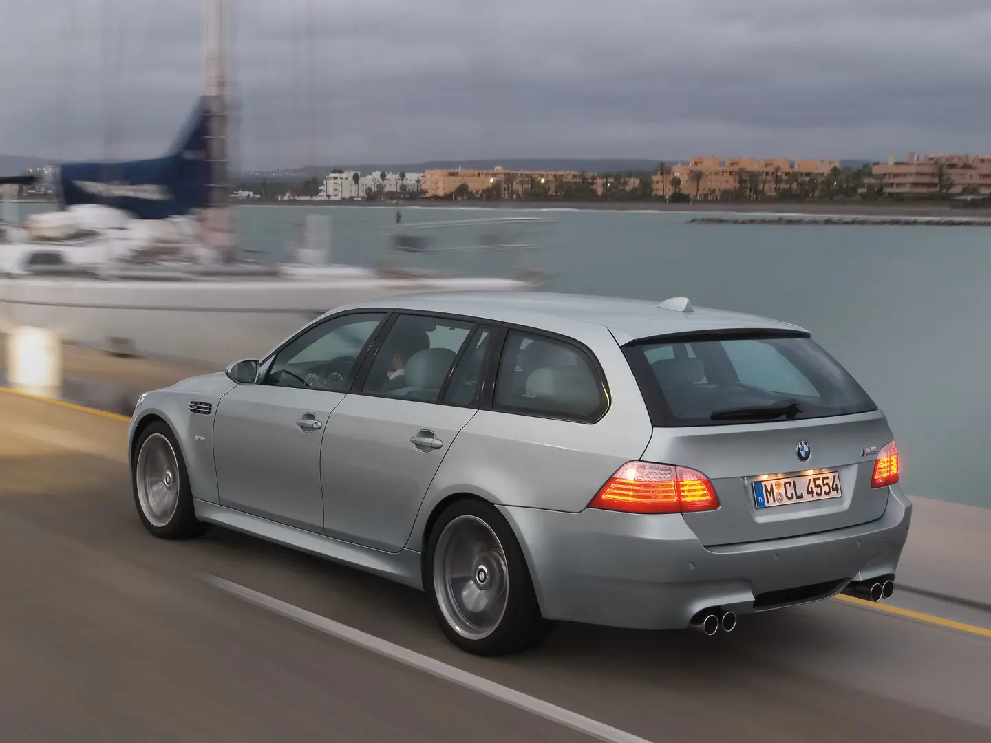 BMW 5 Serisi 5 Serisi Touring 523i Standart 5