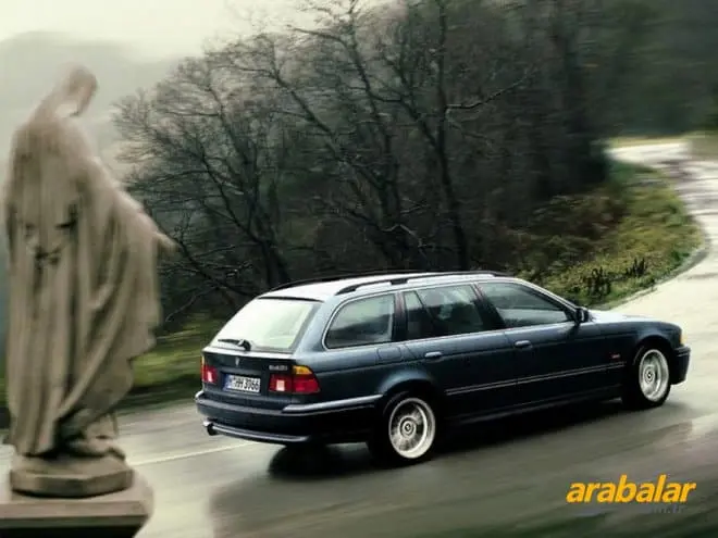 BMW 5 Serisi 5 Serisi Touring 525d Standart 1