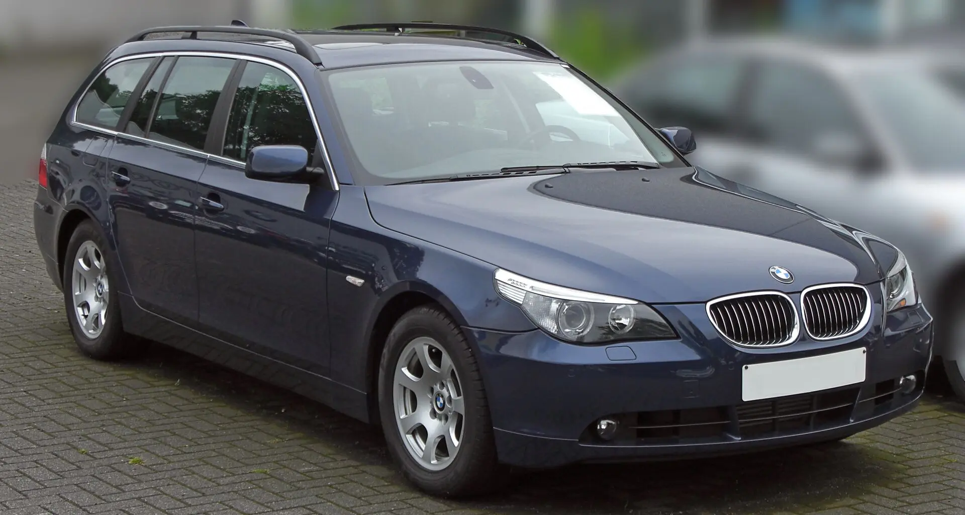BMW 5 Serisi 5 Serisi Touring 525d Standart 2