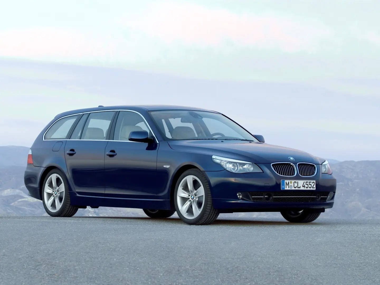 BMW 5 Serisi 5 Serisi Touring 525d Standart 3