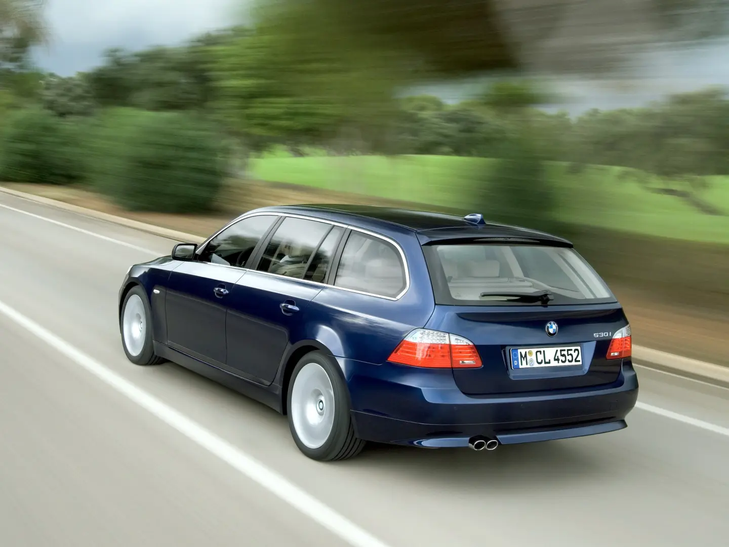 BMW 5 Serisi 5 Serisi Touring 523i Standart 1