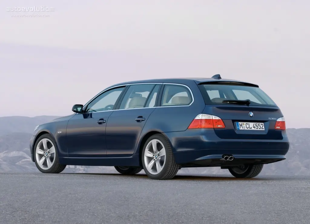 BMW 5 Serisi 5 Serisi Touring 523i Standart 1