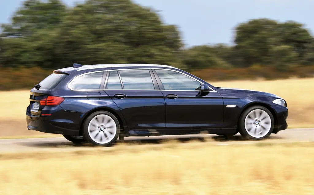 BMW 5 Serisi 5 Serisi Touring 525d xDrive Premium 6