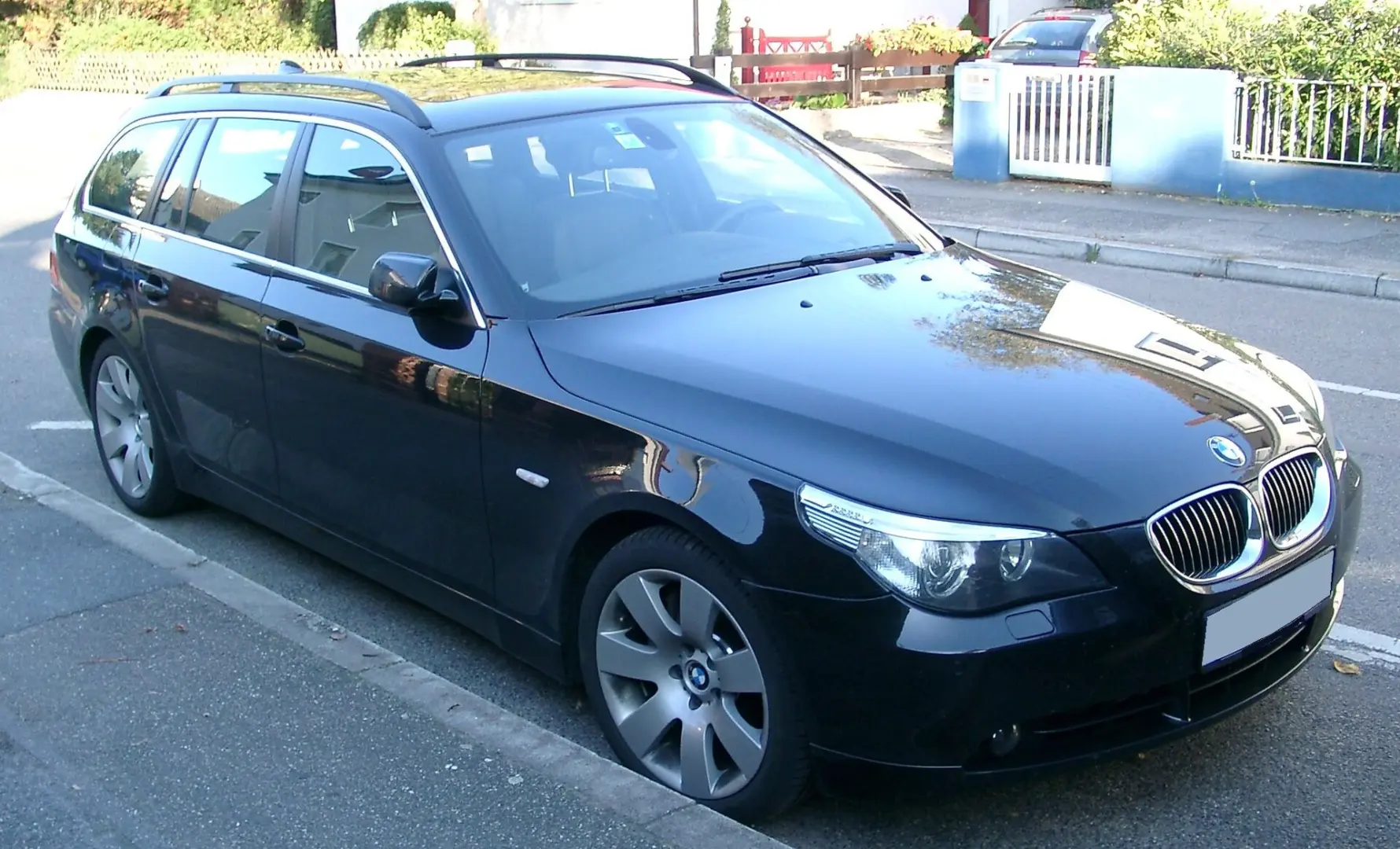 BMW 5 Serisi 5 Serisi Touring 525d Standart 6