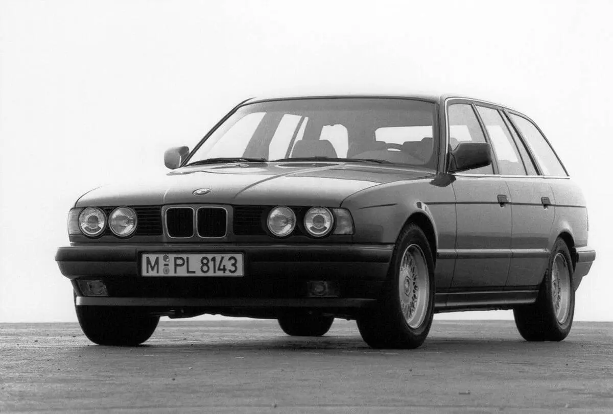 BMW 5 Serisi 5 Serisi Touring 525i Standart 2