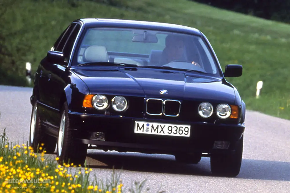 BMW 5 Serisi 5 Serisi Touring 525i Standart 6