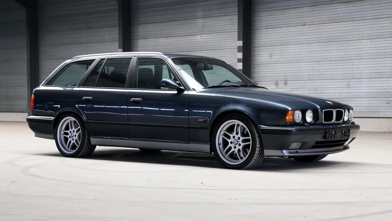 BMW 5 Serisi 5 Serisi Touring 525ix Edition 2