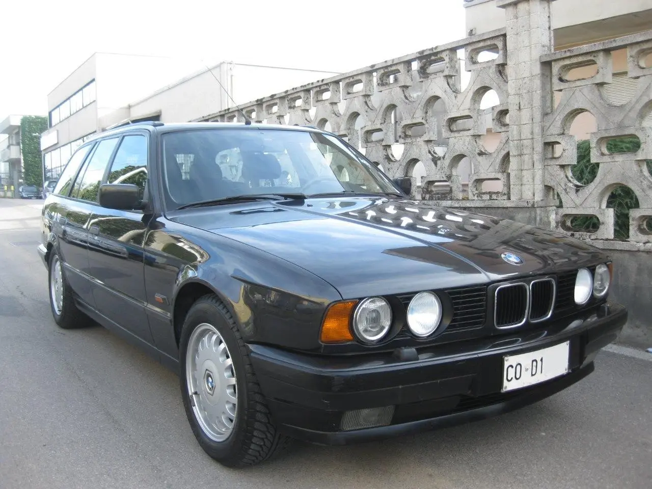 BMW 5 Serisi 5 Serisi Touring 525ix Standart 1
