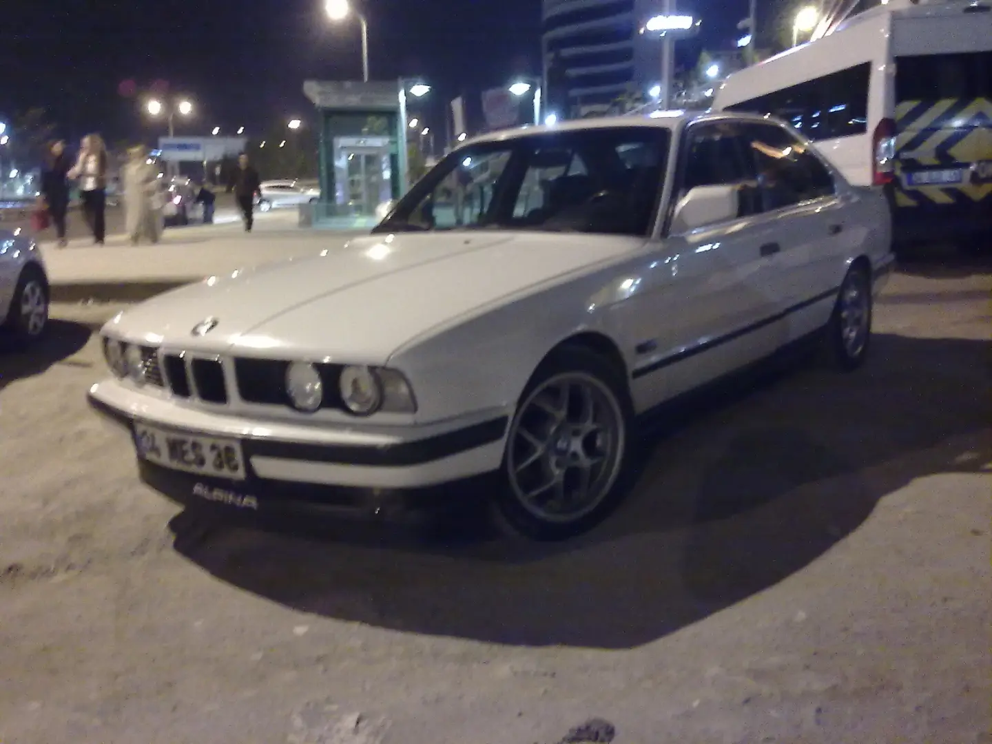 BMW 5 Serisi 5 Serisi Touring 525ix Standart 4