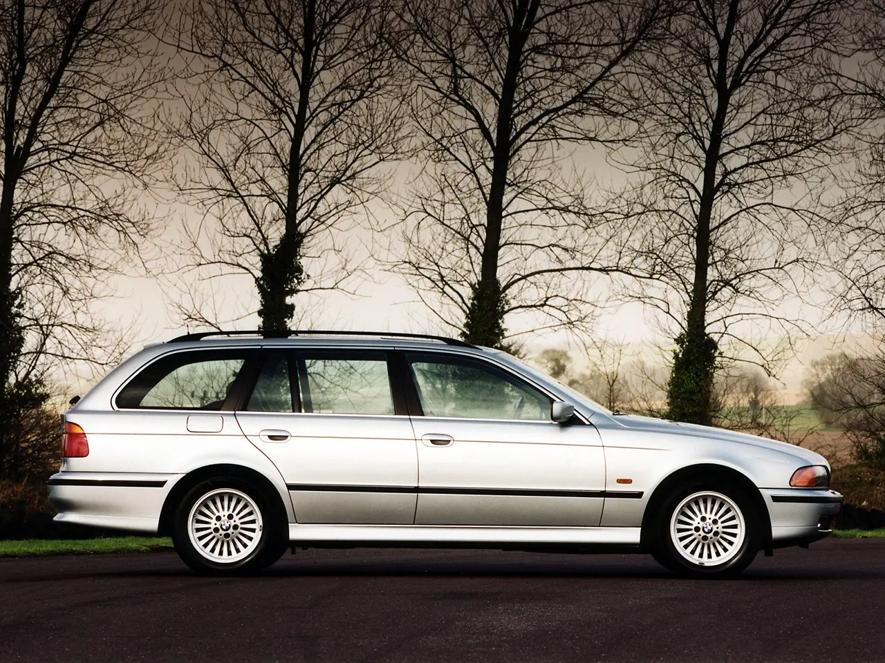 BMW 5 Serisi 5 Serisi Touring 525d Standart 3