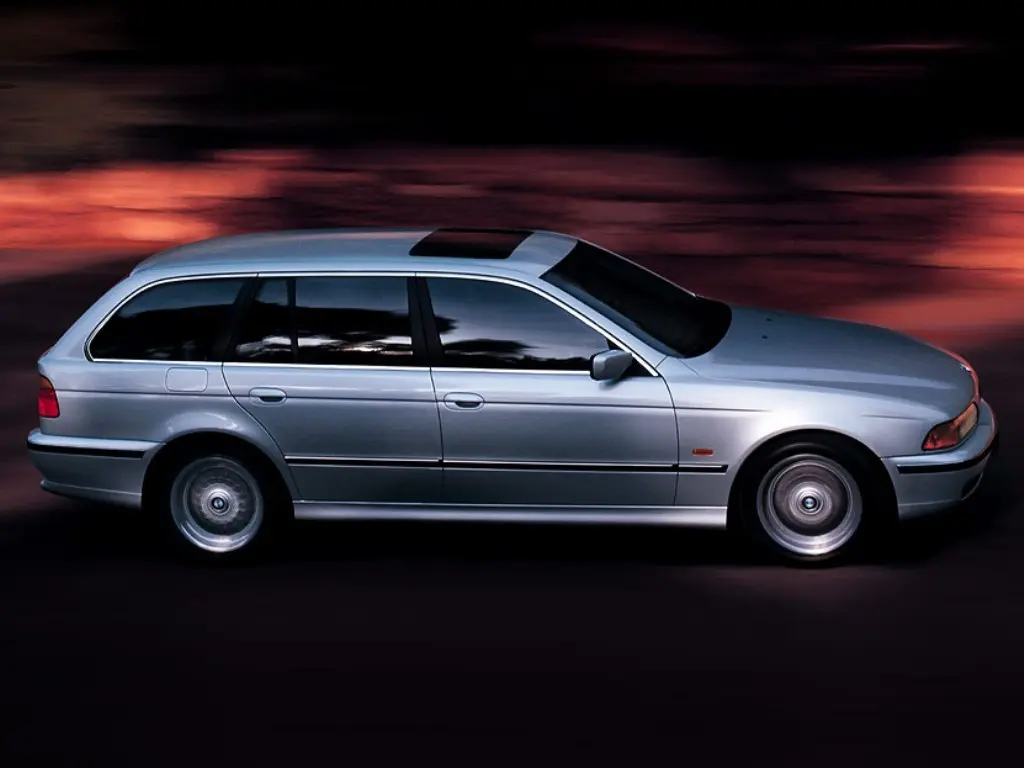 BMW 5 Serisi 5 Serisi Touring 528i Standart 7