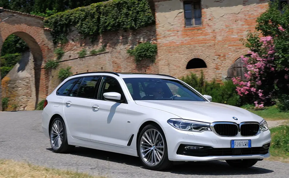 BMW 5 Serisi 5 Serisi Touring 530d Standart 3